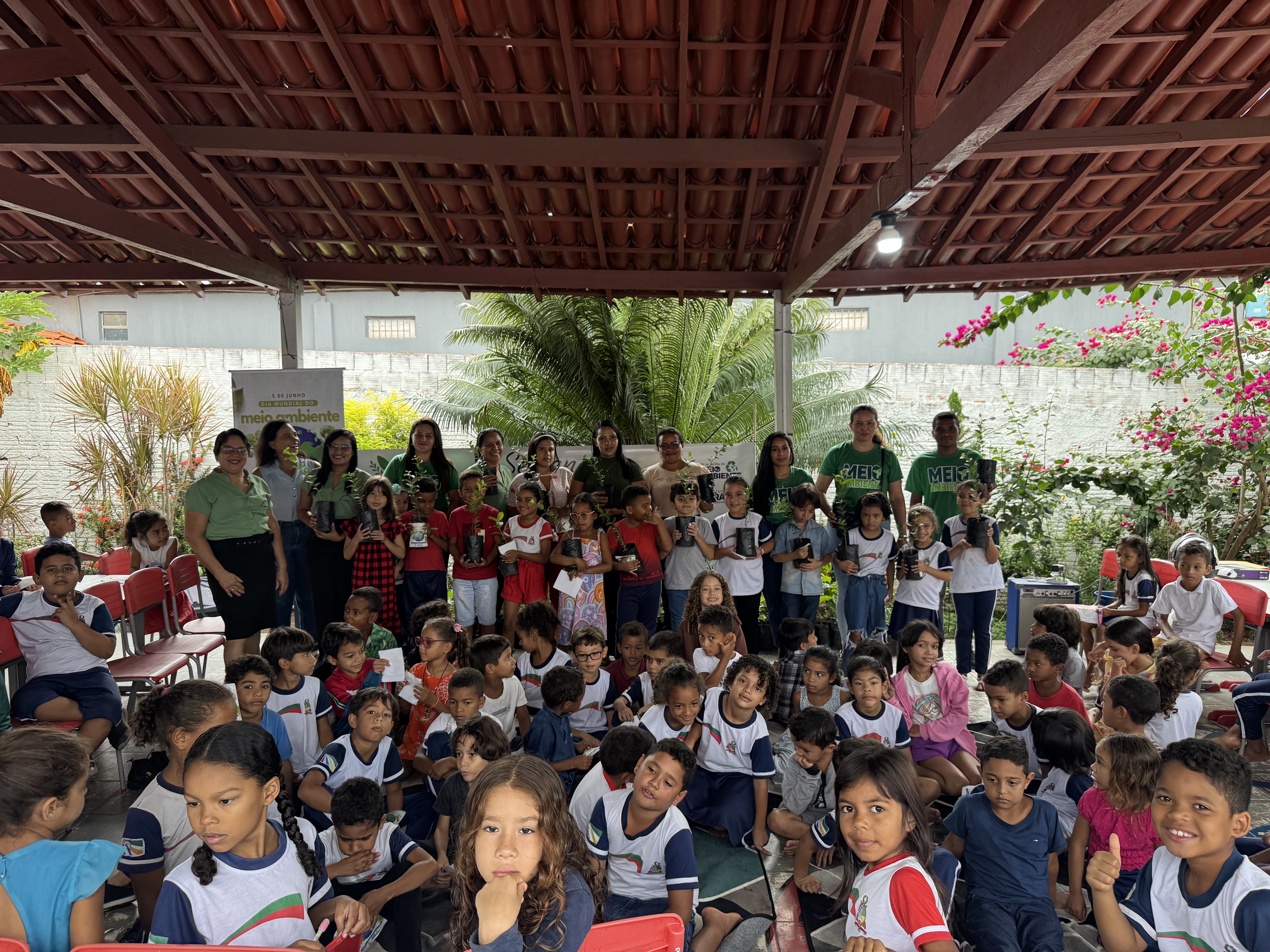 AÇÃO AMBIENTAL NA ESCOLA CLODOMIR MIETT