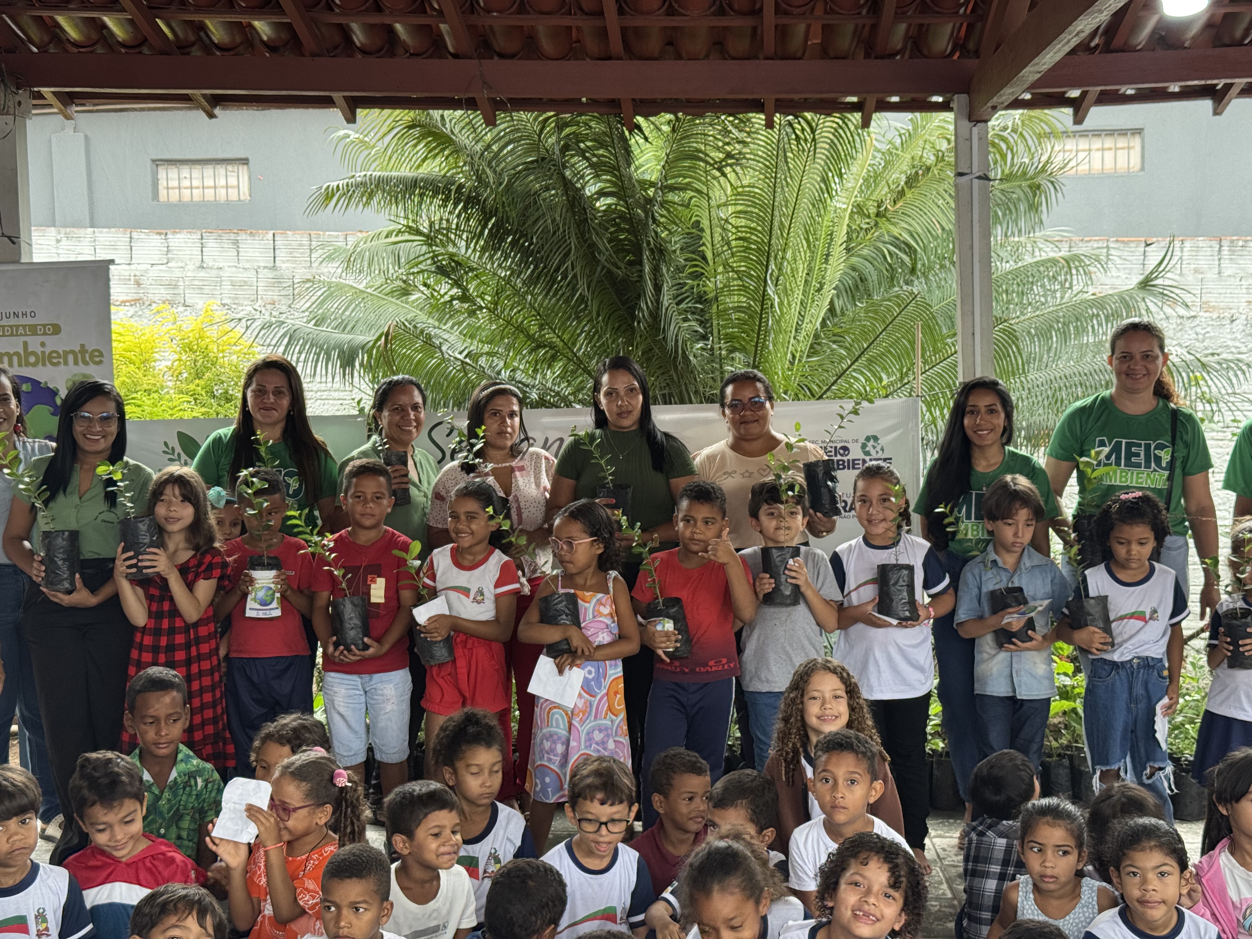 AÇÃO AMBIENTAL NA ESCOLA CLODOMIR MIETT